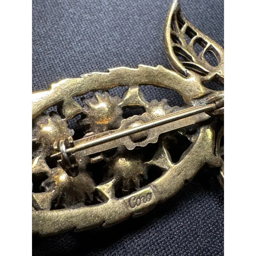 Vintage Coro Gold Tone Faceted Crystals Leaf Brooch